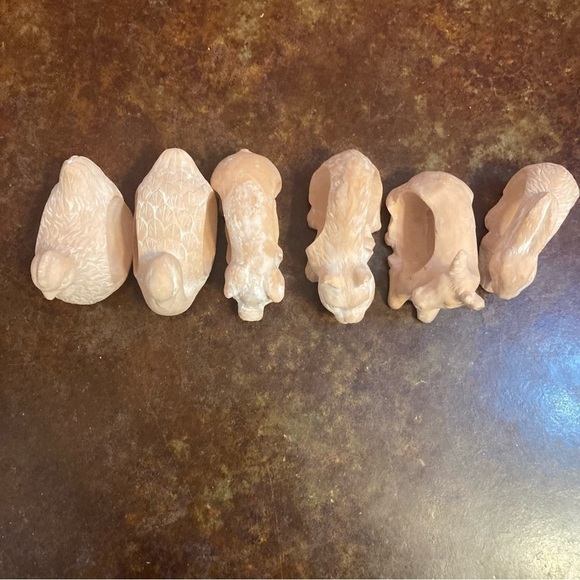 Set of 6 Terra Cotta White Washed Animal Napkin Rings - Picture 10 of 11